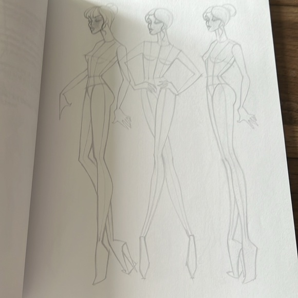 NWOT Fashion Design Sketchbook: Women’s Wear Fashion Illustration Templates. - Picture 6 of 8